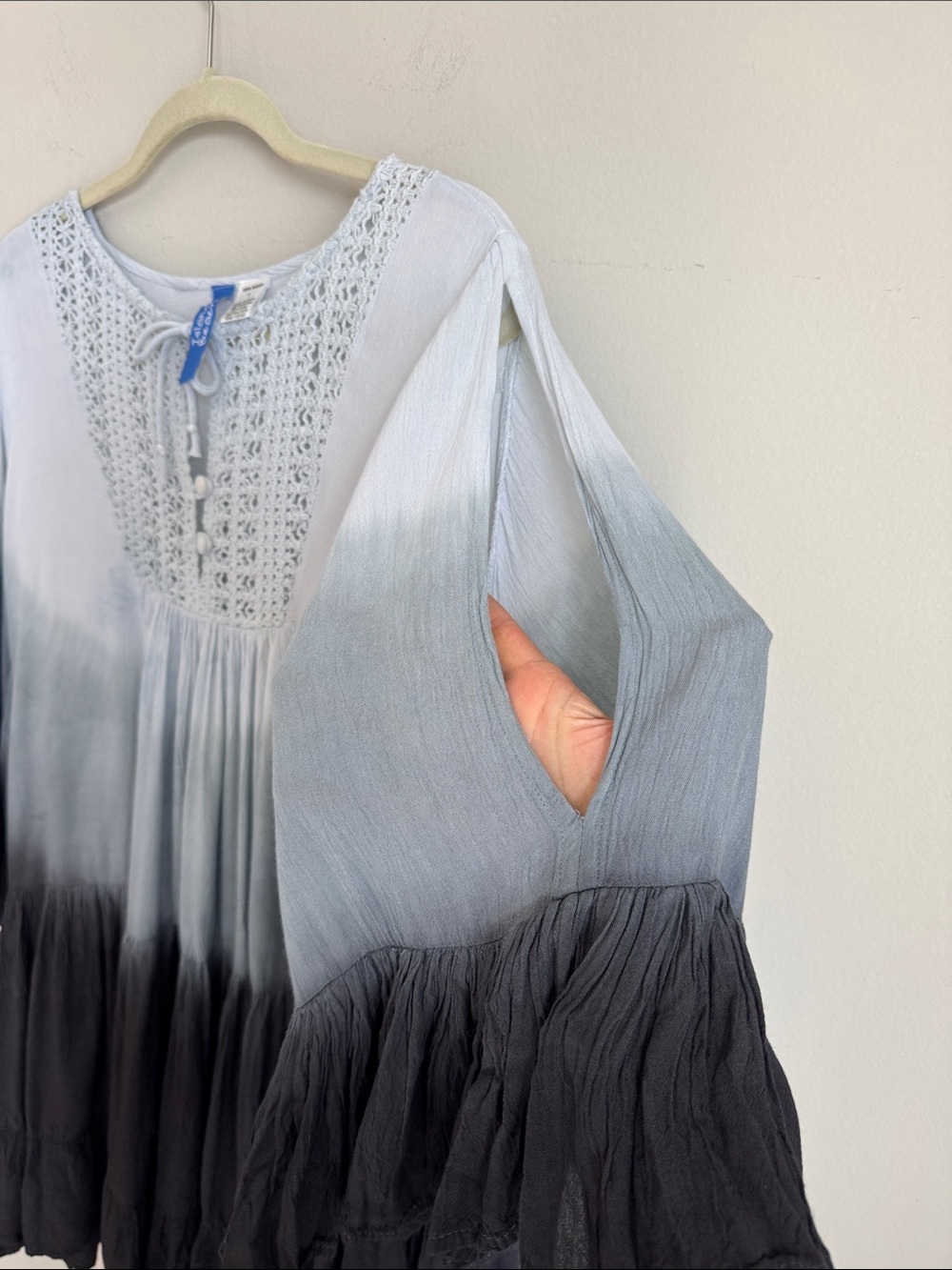Isle By Melis Blue Ombre Crochet Trim Boho Swing Dress Size S Rayon Beachy - Picture 7 of 11